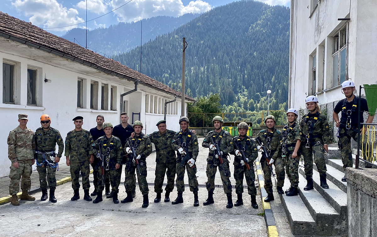 Bulgaria-Alpinist-Regiment-group